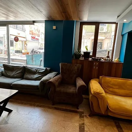 Moon Blue * Istanbul