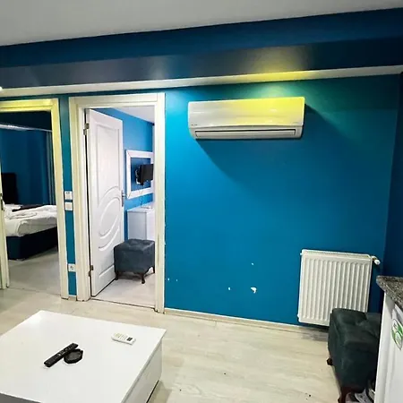 Moon Blue * Istanbulská provincie