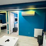 Moon Blue * Provincia di Istanbul