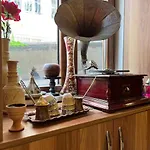 Moon Blue Aparthotel