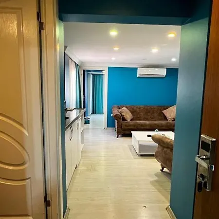Moon Blue Apartahotel *